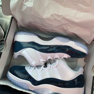 Meet your Posher, Victor